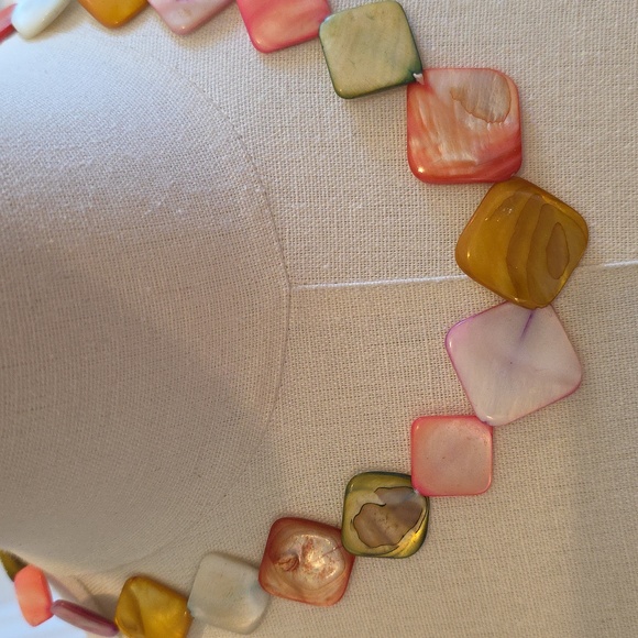 Multicolor Square Shell Necklace - Picture 2 of 3